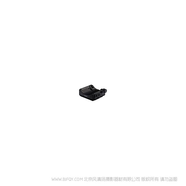 佳能 PZ-E1 電動變焦適配器 佳能首款電動變焦適配器PZ-E1,可以搭配EF-S 18-135mm f/3.5-5.6 IS USM使用,實現穩定流暢的變焦驅動。搭配此附件進一步模糊了相機與攝像機的界限。